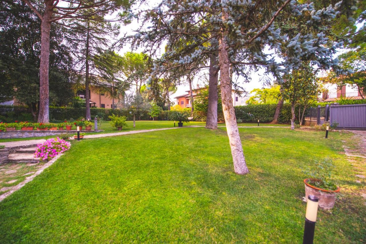 B&B Il Girasole Corciano Bagian luar foto